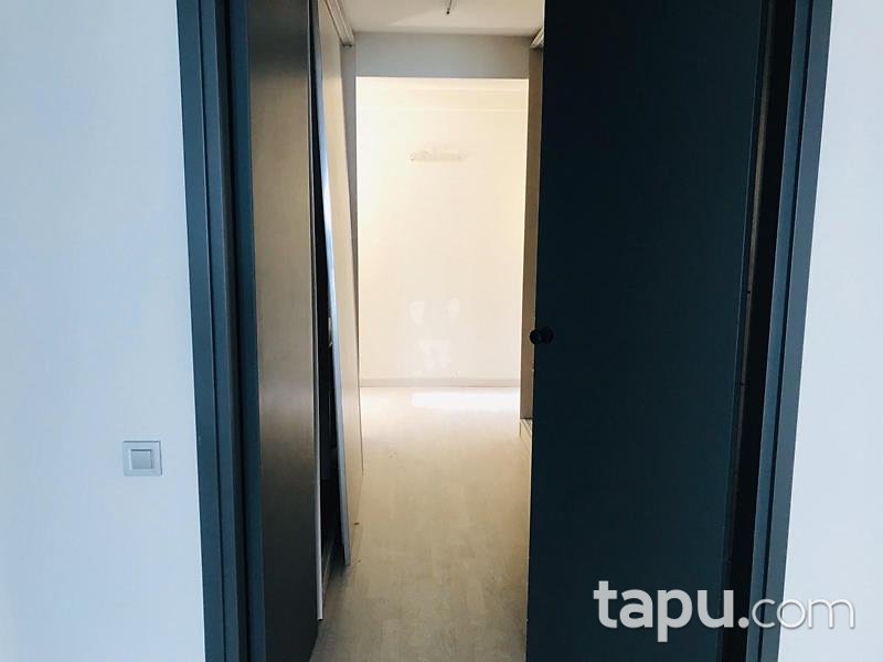 Kabataş Setüstü Manzaralı Otoparklı 4+1 Daire