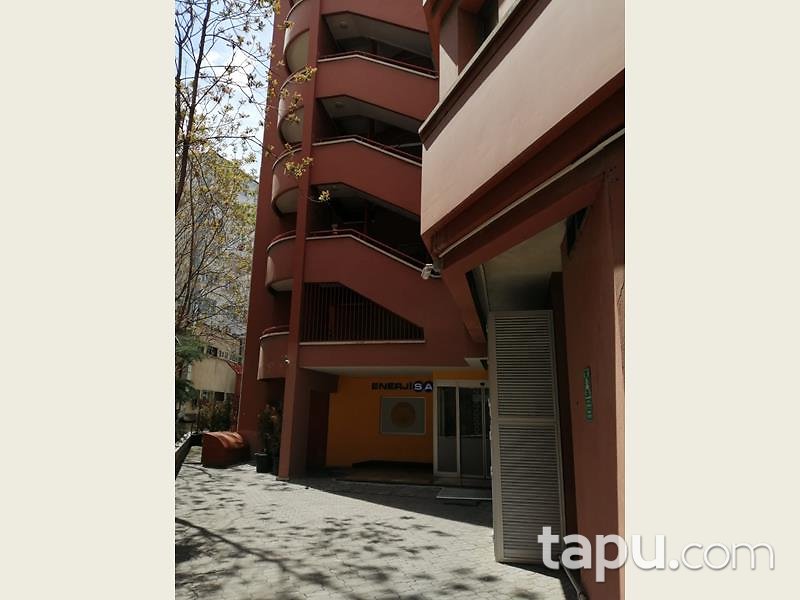 Ankara Çankaya Korkutreis'te Banka ve Kurumsal Kiracılı Bina