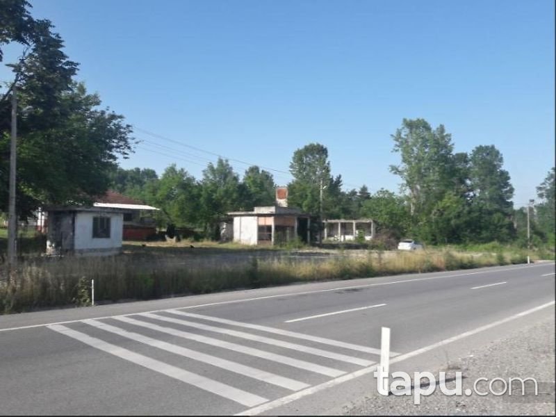 Sakarya Hendek Beylice Mahallesinde Benzin Deposu ve Çay Evi