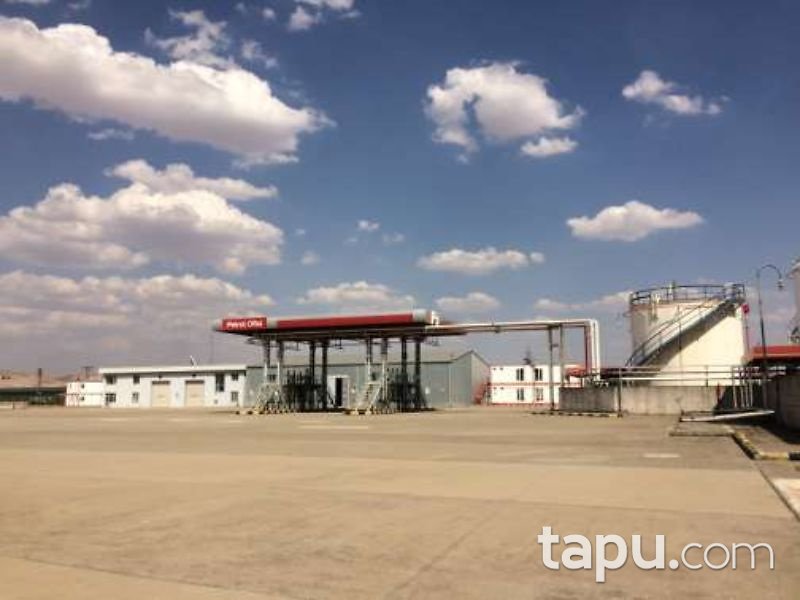 Batman Tilmis Köyünde 18.912 m2 Akaryakıt Depolama Tesisi Tankları