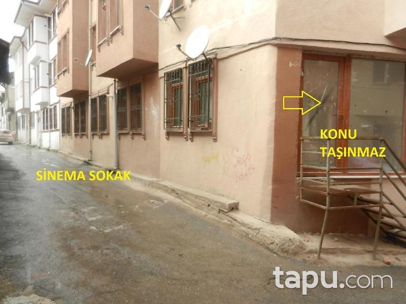 Kütahya Merkez Gazi Kemal Mahallesinde 146 m2 Dükkan