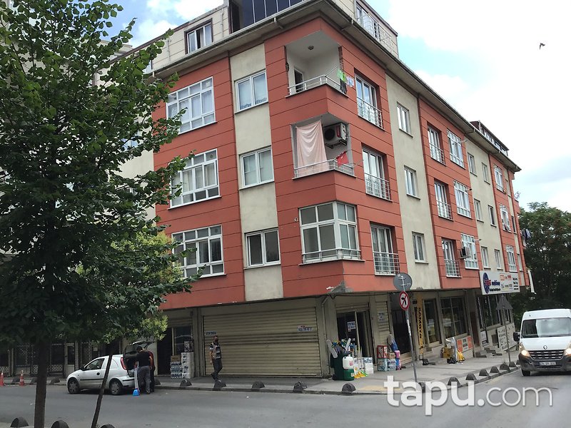 İstanbul Bağcılar Yeni Mahallesinde 3+1 132 m2 Daire