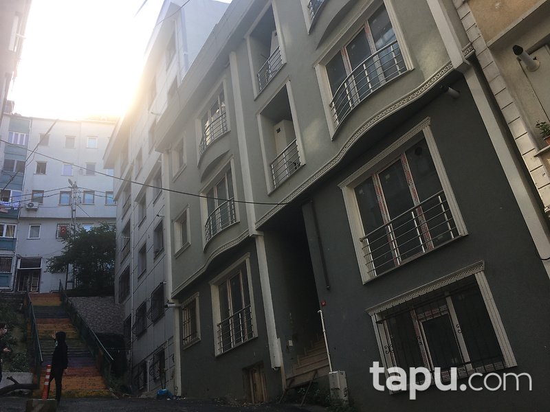 İstanbul Eyüp Rami Cuma Mahallesinde 3+1 Daire