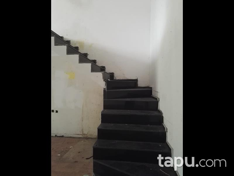 Antalya Serik Kadriye Mahallesinde Depo