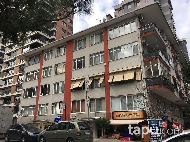Kadıköy Göztepe Mahallesinde Arsa Tapulu Kiracılı 2+1 Daire