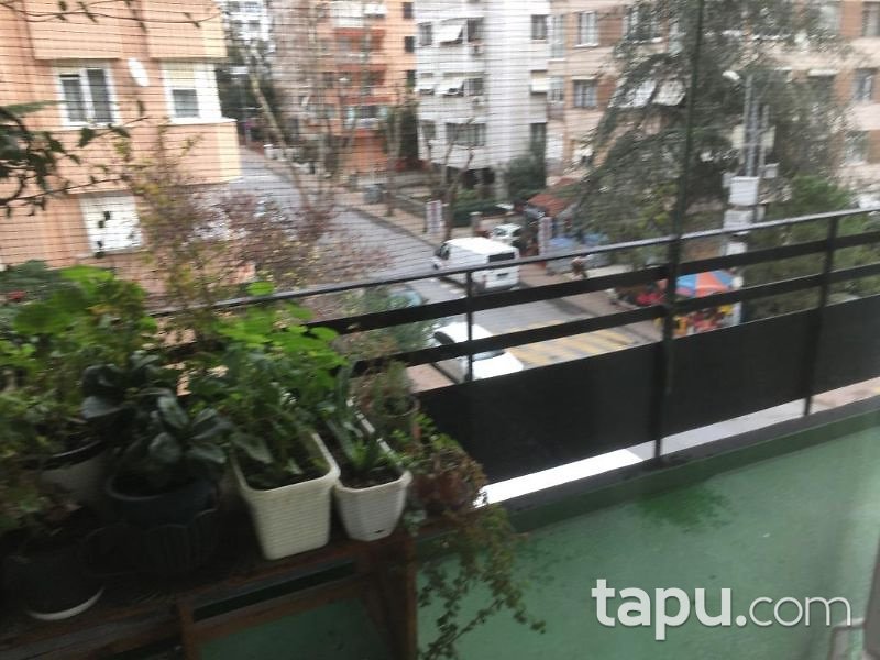 Kadıköy Göztepe Mahallesinde Arsa Tapulu Kiracılı 2+1 Daire