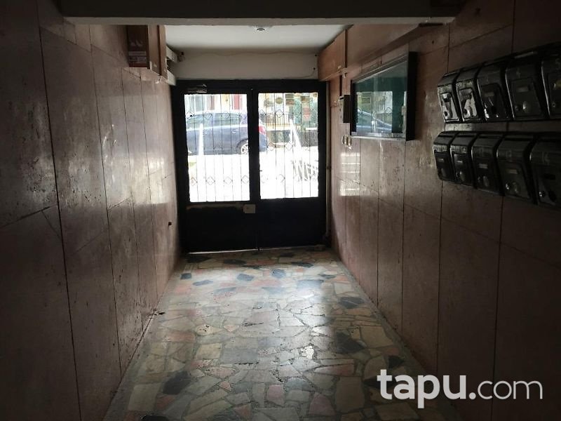 Kadıköy Göztepe Mahallesinde Arsa Tapulu Kiracılı 2+1 Daire