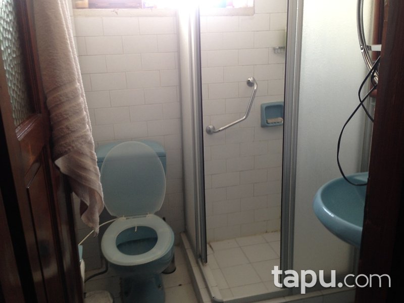 Sapanca Kırkpınar'da Havuzlu Site İçinde Kaloriferli Villa