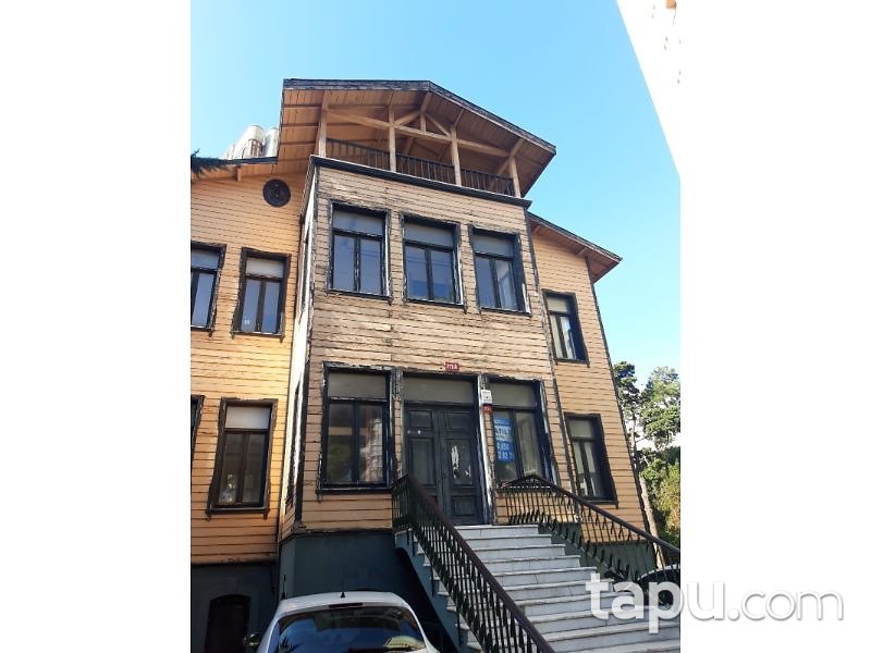 İstanbul Kadıköy Erenköy Mahallesinde 3 Katlı Köşk