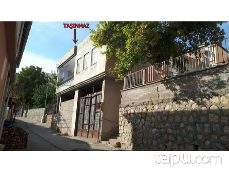 Adıyaman Gerger Kelaşan Mahallesi'nde 323 m2 2 Katlı Bina