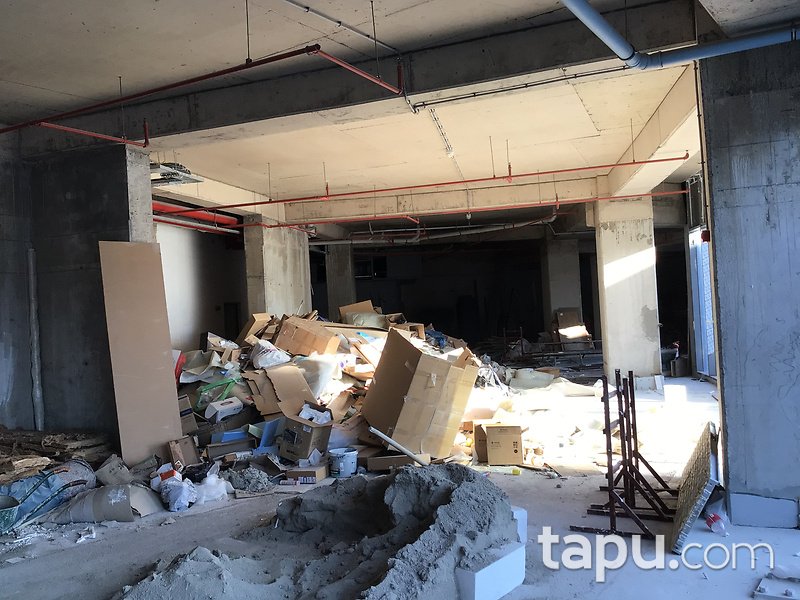 Koşuyolu Elysium Elit Projesinde 53 m Cepheli 1036 m2 Dükkan