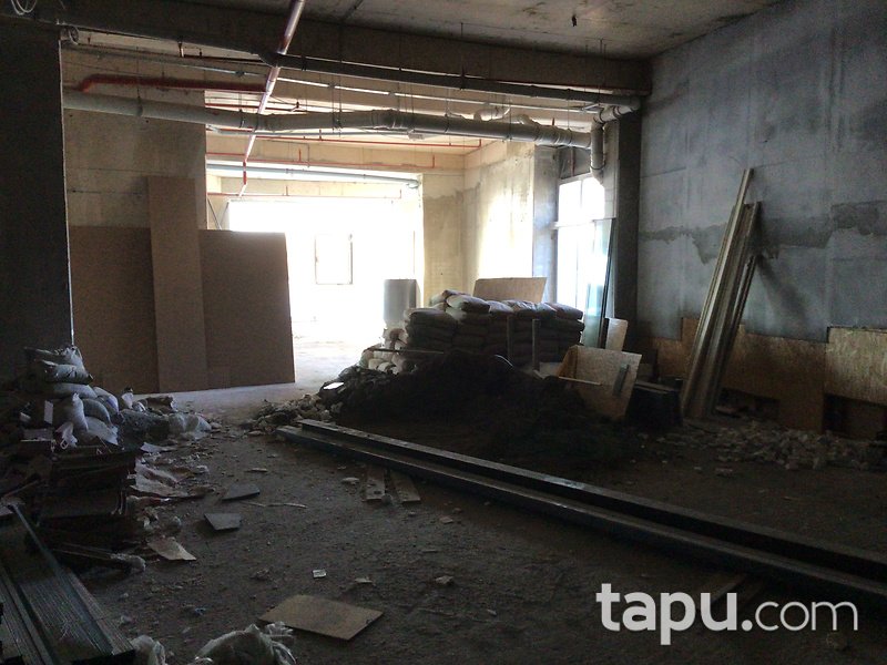 Koşuyolu Elysium Elit Projesinde 53 m Cepheli 1036 m2 Dükkan