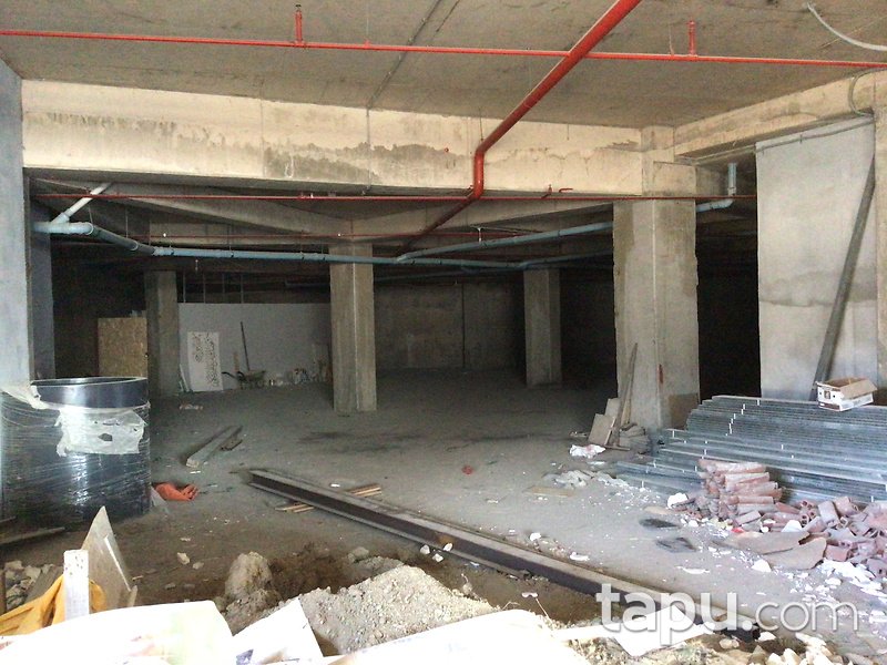 Koşuyolu Elysium Elit Projesinde 53 m Cepheli 1036 m2 Dükkan