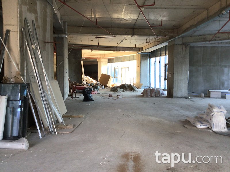 Koşuyolu Elysium Elit Projesinde 53 m Cepheli 1036 m2 Dükkan