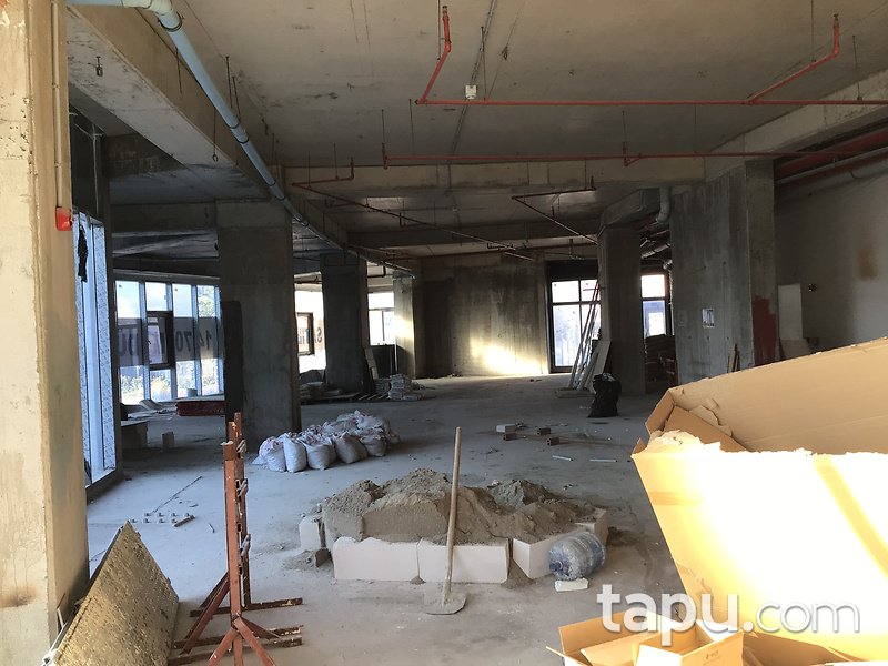 Koşuyolu Elysium Elit Projesinde 53 m Cepheli 1036 m2 Dükkan