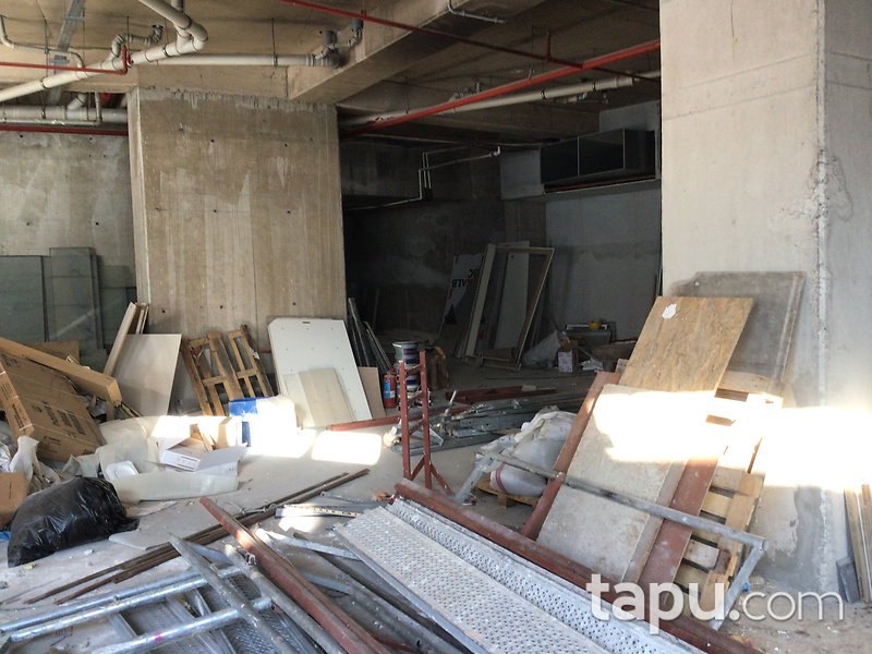 Koşuyolu Elysium Elit Projesinde 53 m Cepheli 1036 m2 Dükkan