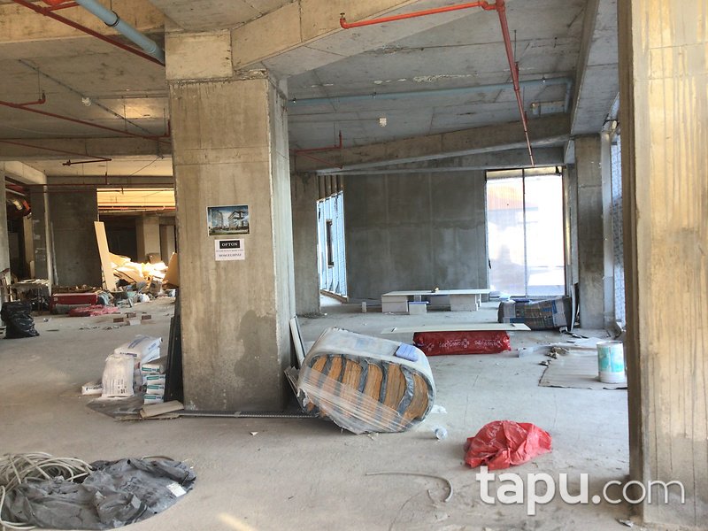 Koşuyolu Elysium Elit Projesinde 53 m Cepheli 1036 m2 Dükkan