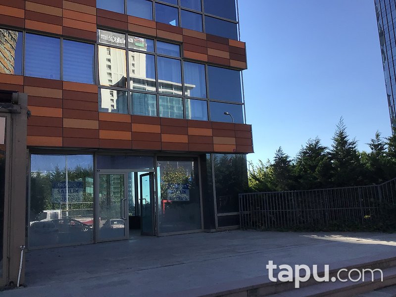 Ataşehir Varyap Meridian Projesinde 294 m2 Dükkan