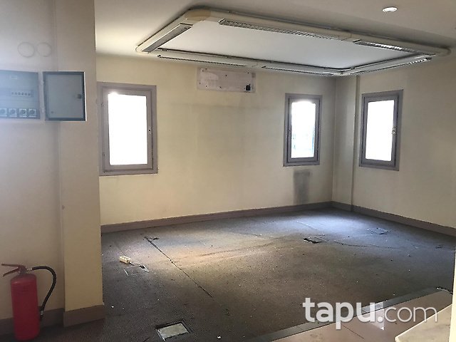 Kadıköy Erenköy'de Ticari Kullanıma Uygun Otoparklı 3 Katlı Köşk