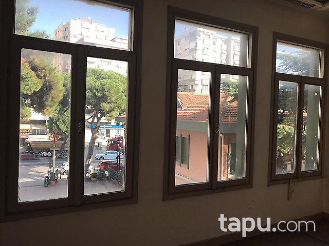 Kadıköy Erenköy'de Ticari Kullanıma Uygun Otoparklı 3 Katlı Köşk
