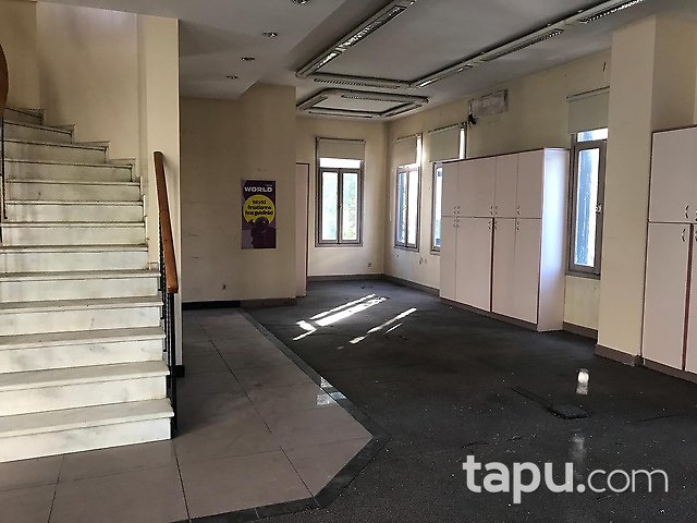 Kadıköy Erenköy'de Ticari Kullanıma Uygun Otoparklı 3 Katlı Köşk