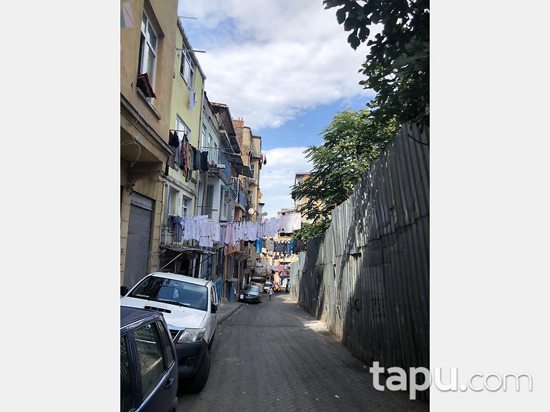 Beyoğlu Çukur Mahallesi'nde 1+1 Daire