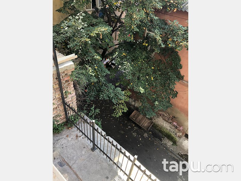 Beyoğlu Çukur Mahallesi'nde 1+1 Daire