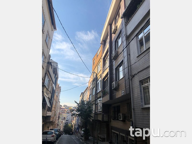 Beyoğlu Çukur Mahallesi'nde 1+1 Daire