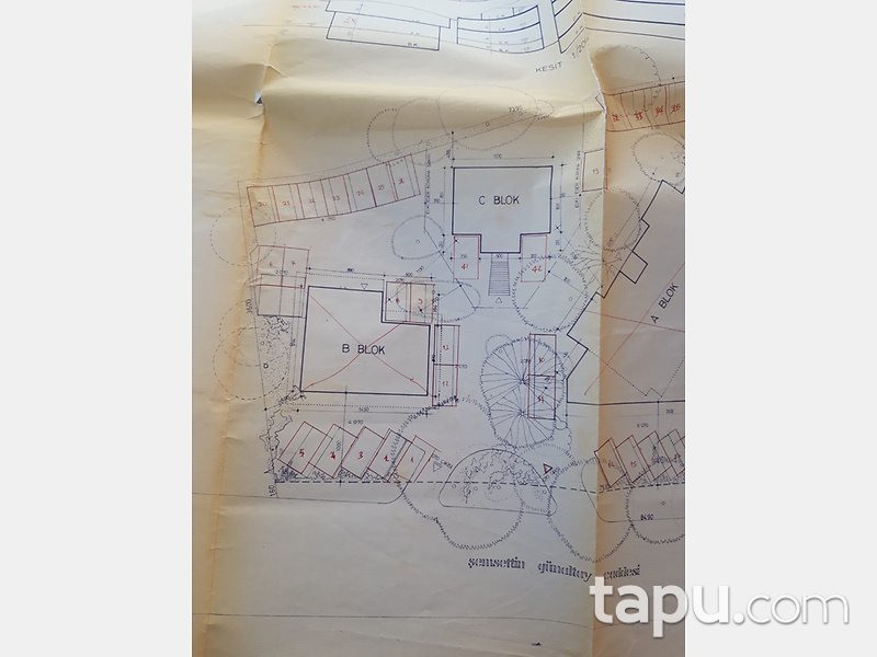 İstanbul Kadıköy Erenköy Mahallesinde 3 Katlı Köşk