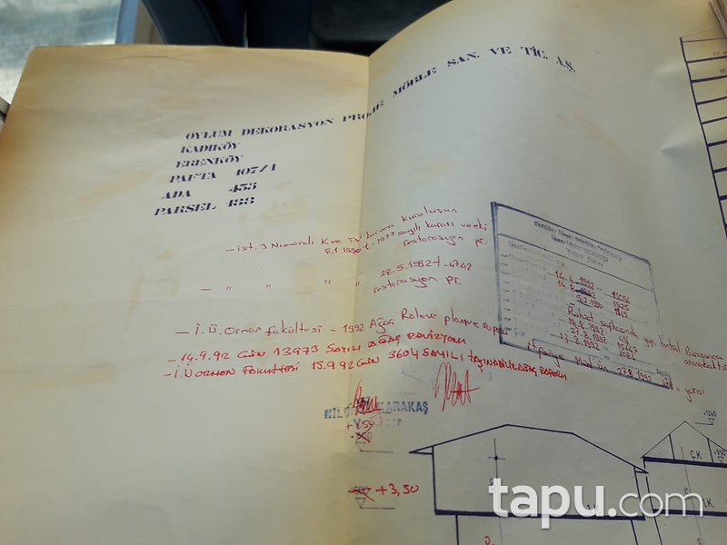 İstanbul Kadıköy Erenköy Mahallesinde 3 Katlı Köşk