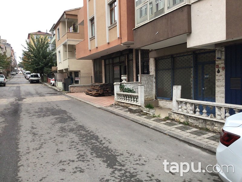 İstanbul Ümraniye'de 67 m2 Dükkan