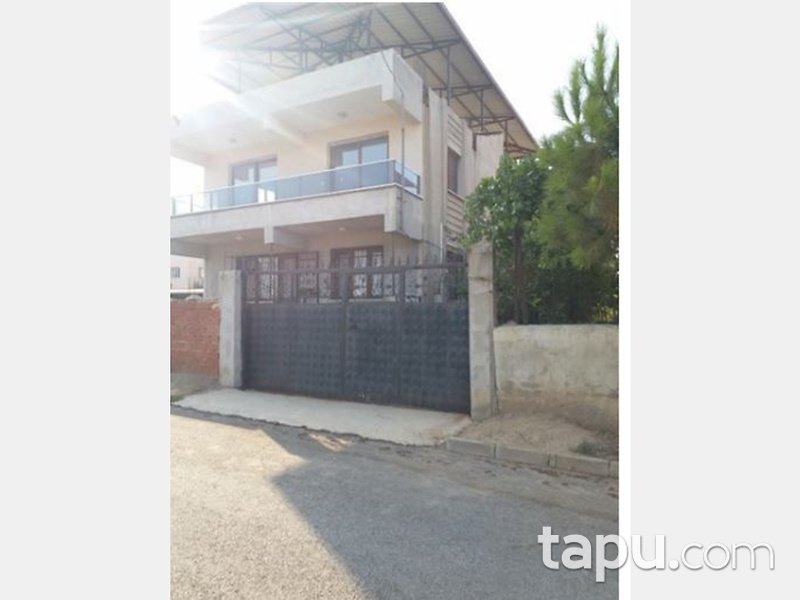 Manisa Alaşehir Yenimahalle'de Müstakil Bina ve Arsası