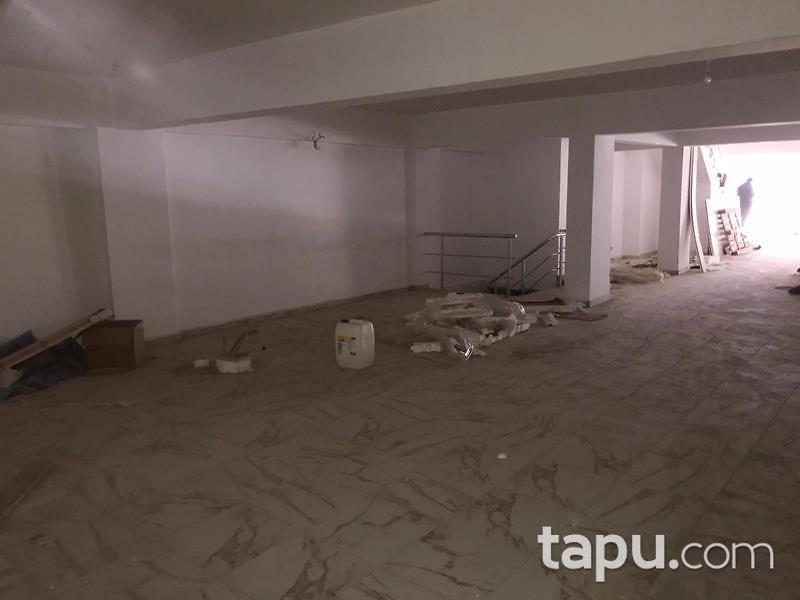 Çanakkale Ezine Camikebir Mahallesi'nde 370 m2 Depolu Dükkan