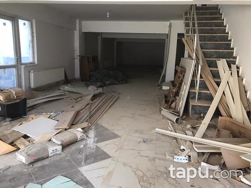 Çanakkale Ezine Camikebir Mahallesi'nde 370 m2 Depolu Dükkan