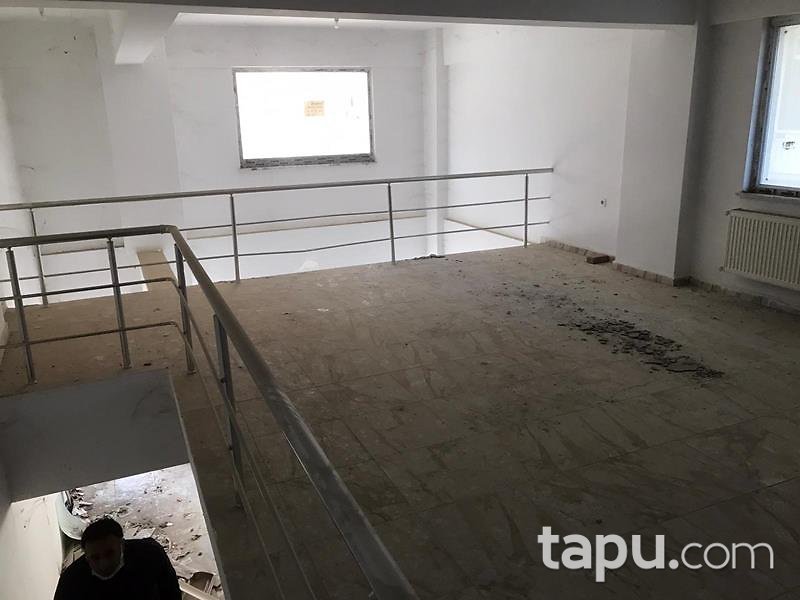 Çanakkale Ezine Camikebir Mahallesi'nde 370 m2 Depolu Dükkan