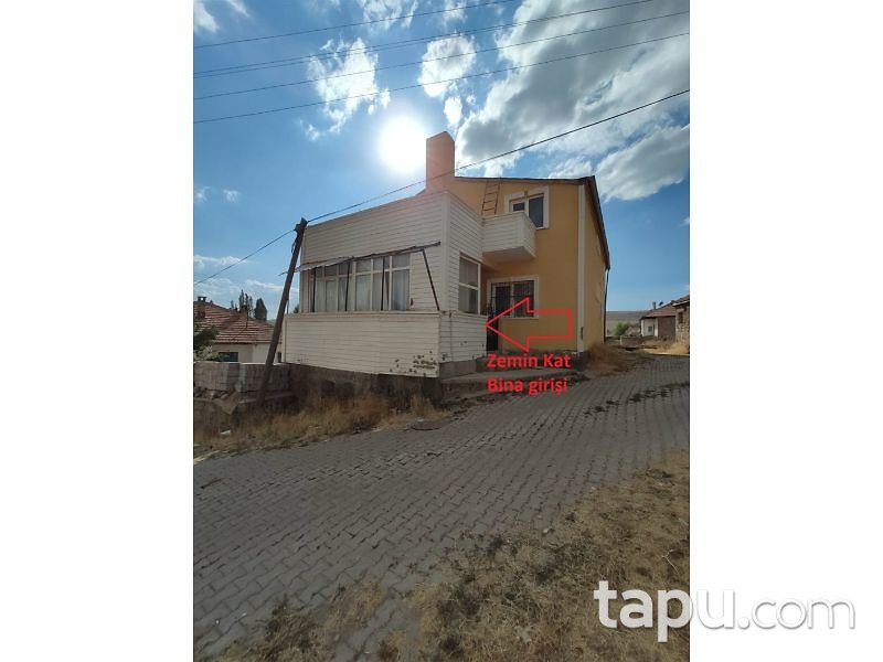 Kayseri Tomarza Emiruşağı Mahallesi'nde İskanlı 400 m2 Avlulu Yığma Ev