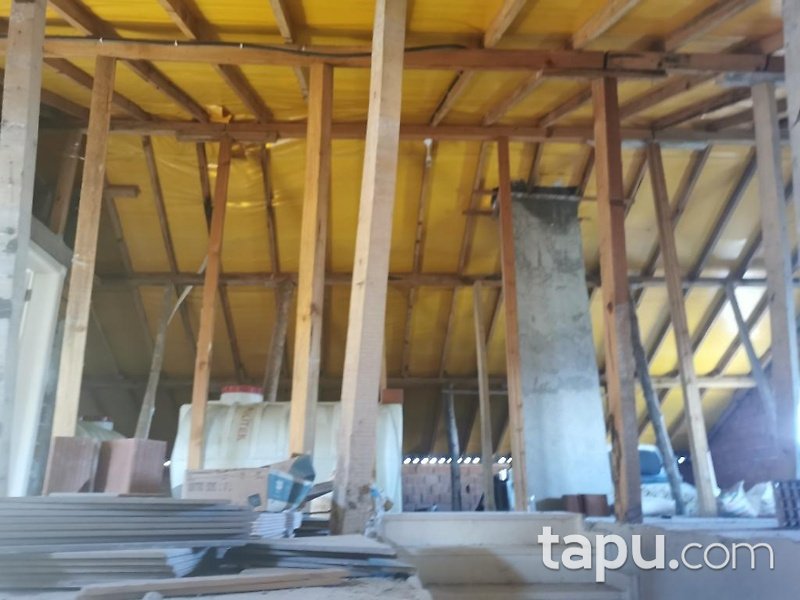 Zonguldak Çaycuma Şerhler Mahallesi'nde Natamam 2 Katlı Bahçeli Bina