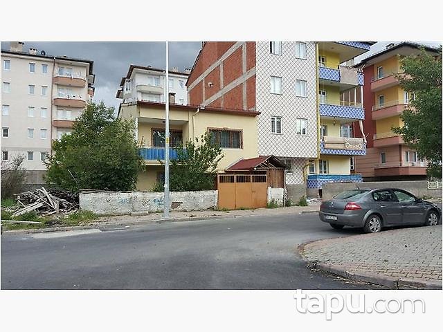 Sivas Merkez Diriliş Mahallesi'nde 223 m2 Kargir Ev ve Arsası