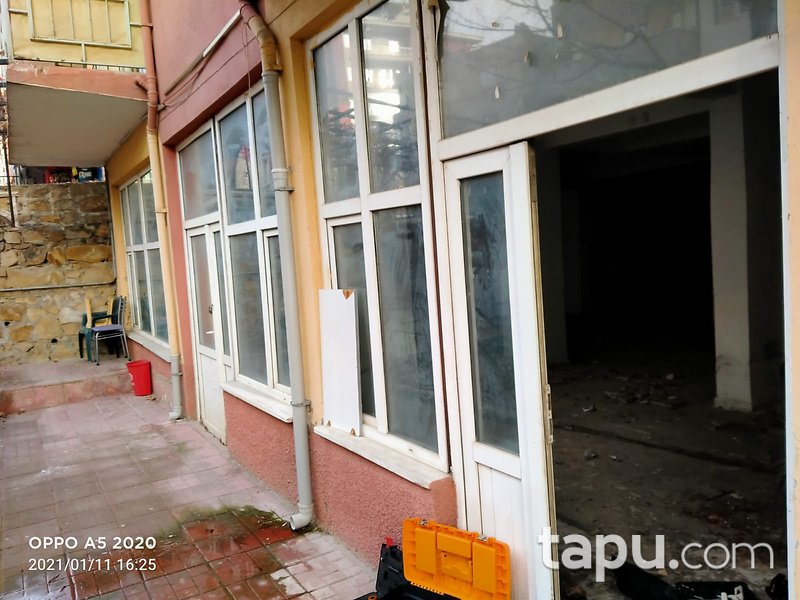 Bilecik Merkez Ertuğrul Gazi Mahallesi'nde İskanlı 202m2 Depo