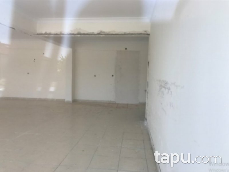 Ankara Akyurt Dr. Neslihan Özenli Caddesine Cepheli 78 m2 Dükkan