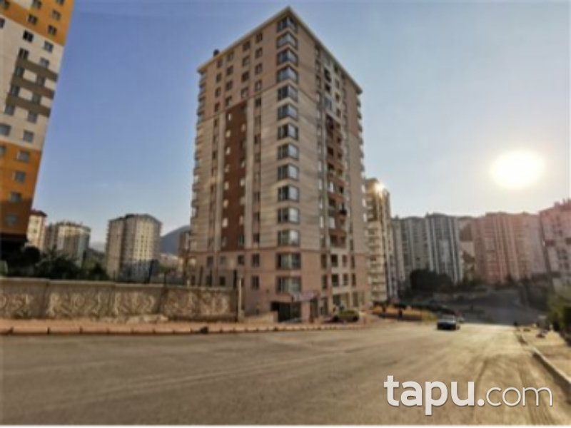 Kayseri Talas Mevlana Mahallesi'nde İskanlı 215 m2 Depolu Dükkan