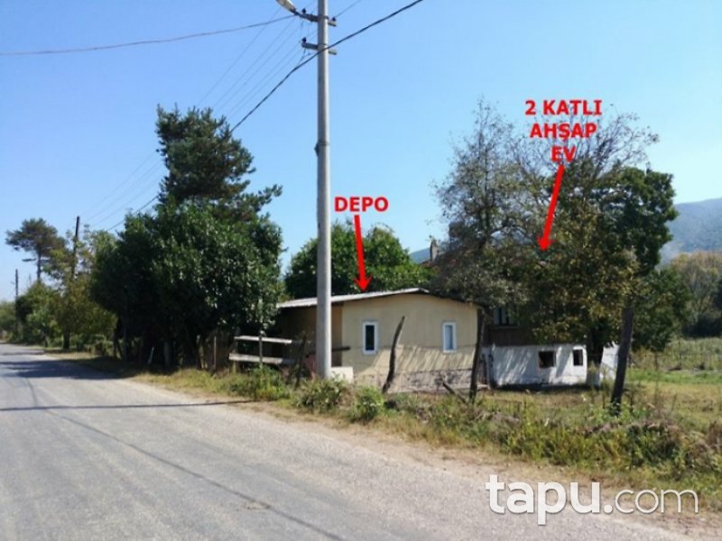 Sakarya Hendek Karaköçek Mahallesi'nde 6850m2 Arsa ve 230 m2 Müstakil Ev