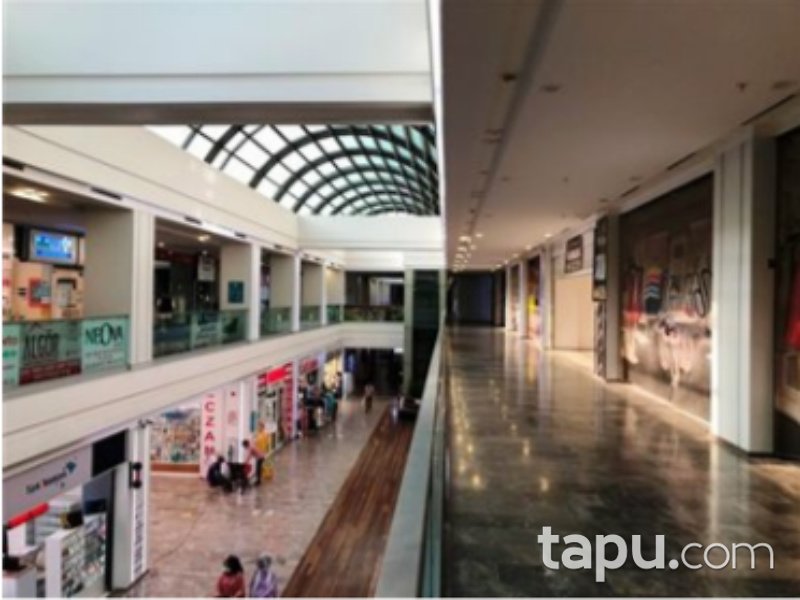 İstanbul Esenyurt Özyurtlar Merkez Outlet AVM'de 67 m2 İskanlı Dükkan