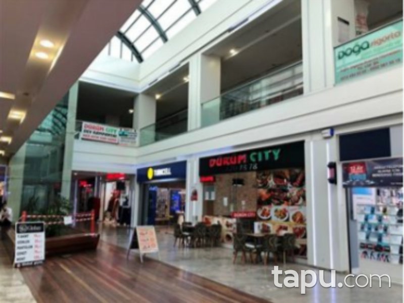 İstanbul Esenyurt Özyurtlar Merkez Outlet AVM'de 67 m2 İskanlı Dükkan