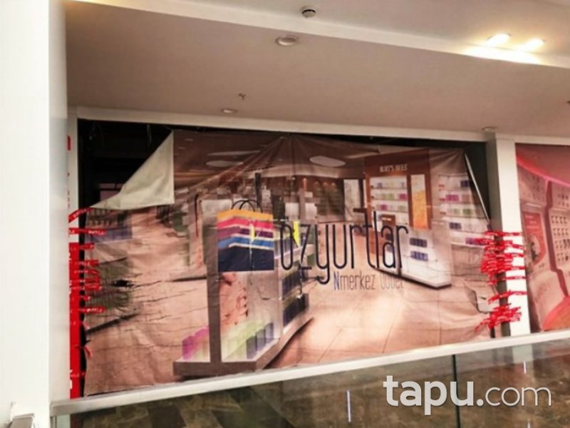 İstanbul Esenyurt Özyurtlar Merkez Outlet AVM'de 67 m2 İskanlı Dükkan