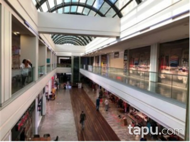 İstanbul Esenyurt Özyurtlar Merkez Outlet AVM'de 67 m2 İskanlı Dükkan