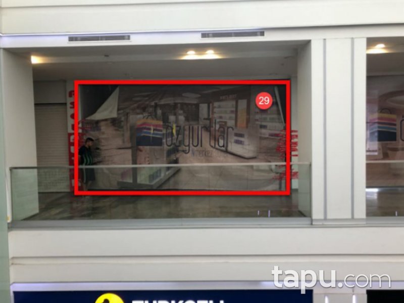 İstanbul Esenyurt Özyurtlar Merkez Outlet AVM'de 67 m2 İskanlı Dükkan
