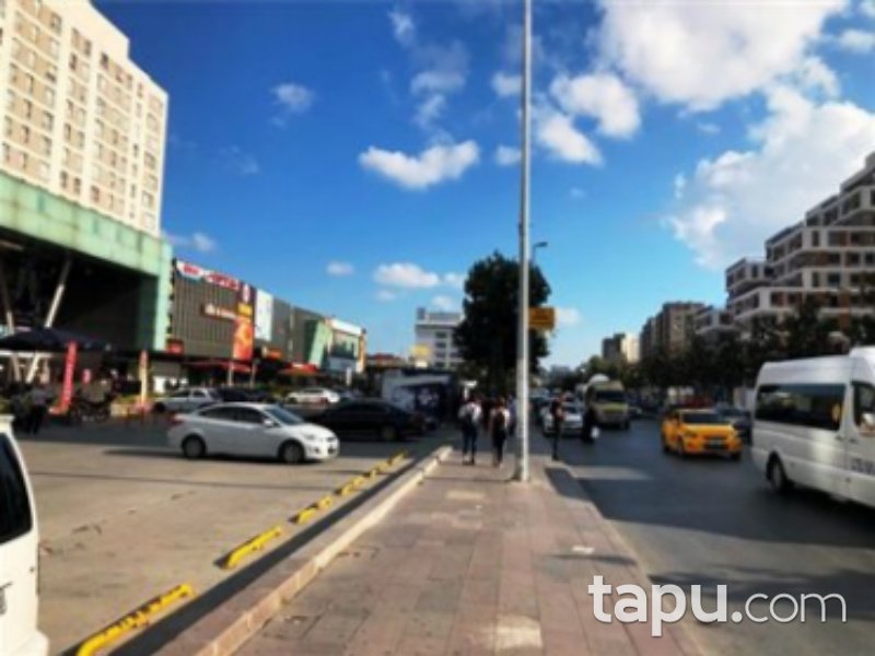 İstanbul Esenyurt Özyurtlar Merkez Outlet AVM'de 67 m2 İskanlı Dükkan