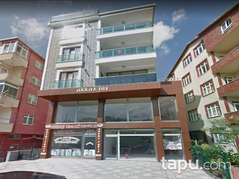 Cumhuriyet Mahallesi Fatih Sultan Mehmet Caddesi 'nde İskanlı 334 m2 Depolu Dükkan