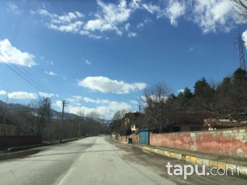 Sakarya Akyazı Dokurcun Mahallesi'nde 226 m2 2 Katlı Bina ve Arsası